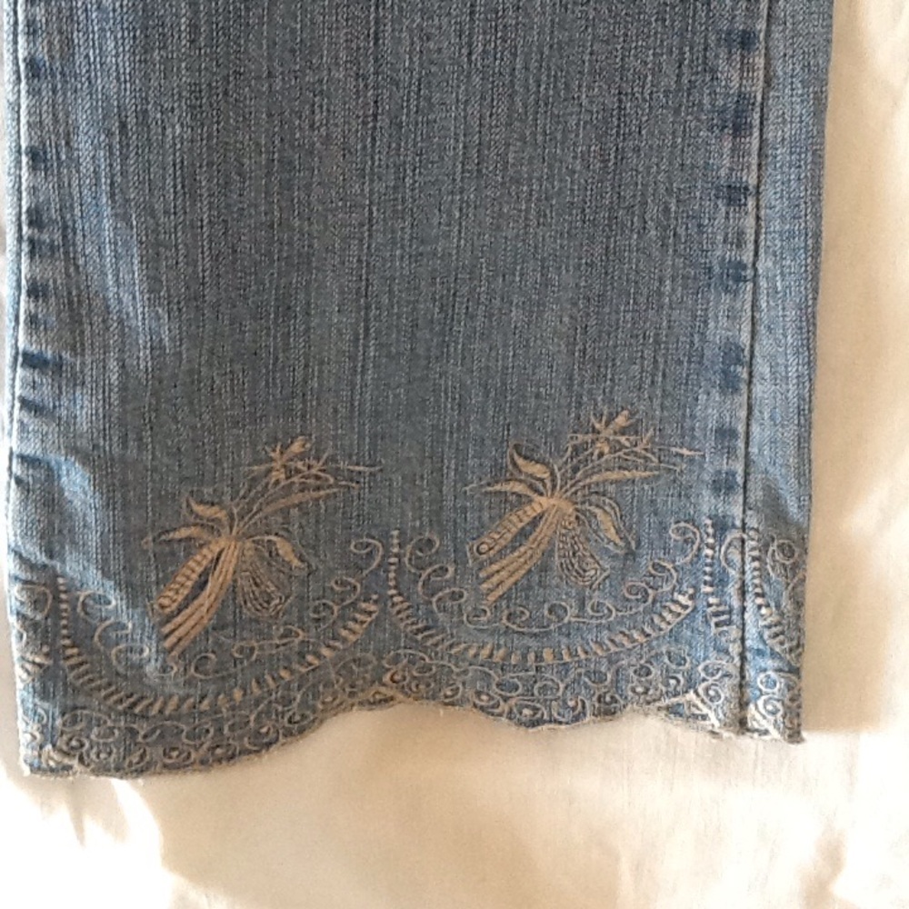 Jeans. - Picture 2 of 3